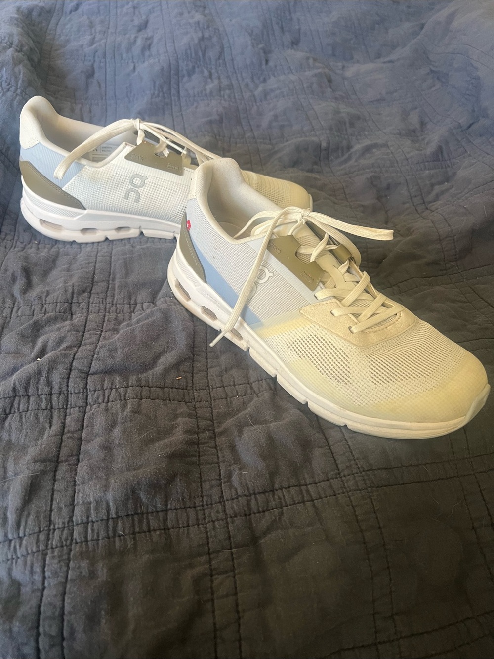 On Running Cloud Women’s Size 8 White Gray CloudTec Sneakers